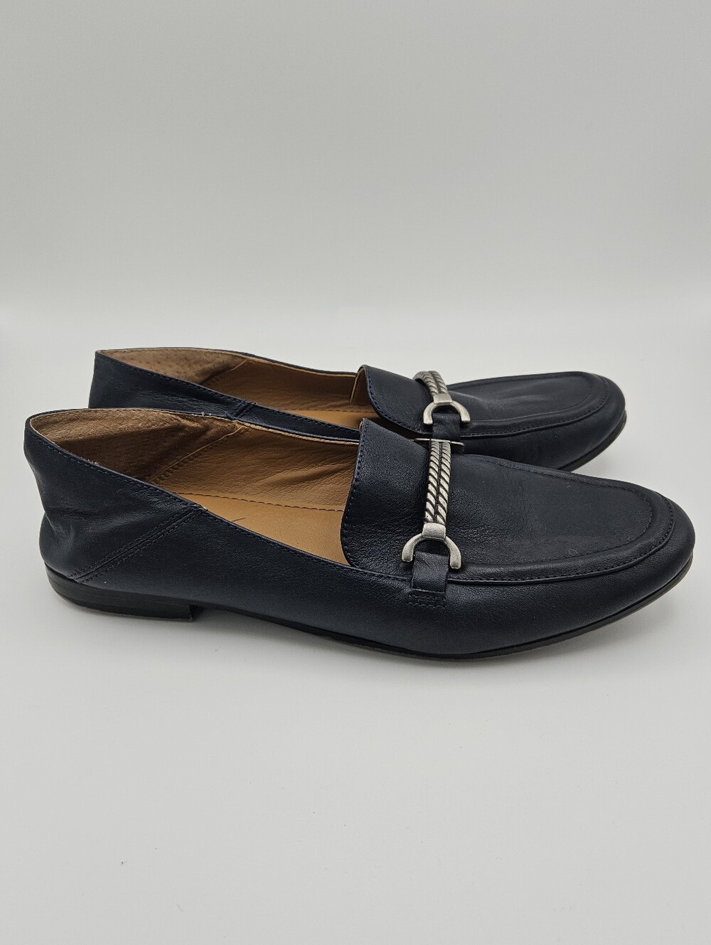 Patricia Nash navy leather loafers with silver tone cable detail size 7M